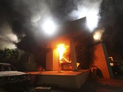 «Περίπλοκη» η επίθεση στο αμερικανικό προξενείο στη Βεγγάζη